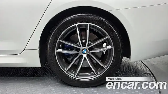 BMW 5 Series 2021 — Photo 19/30