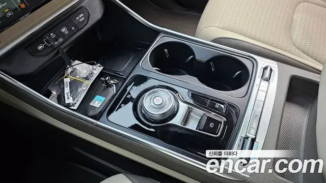 Kia Carnival 2025 — Şəkil 28/32
