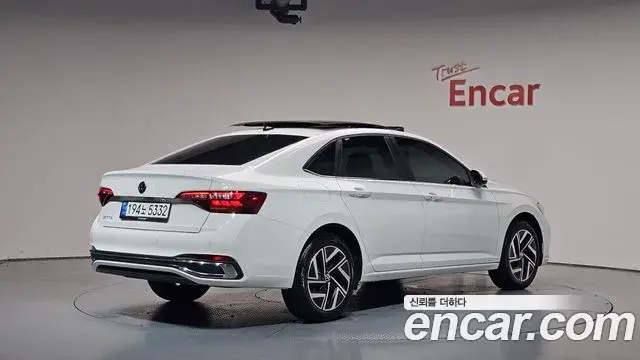 Volkswagen Jetta 2024 — ფოტო 29/36