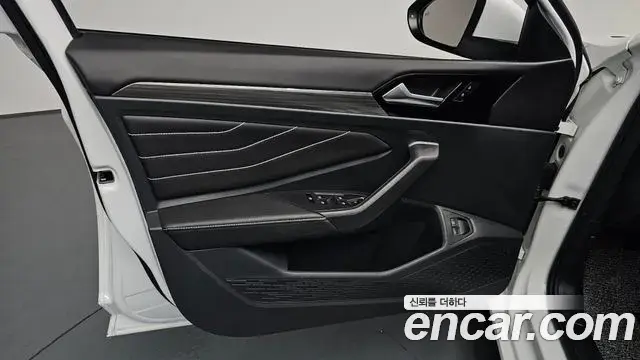 Volkswagen Jetta 2024 — ფოტო 19/36