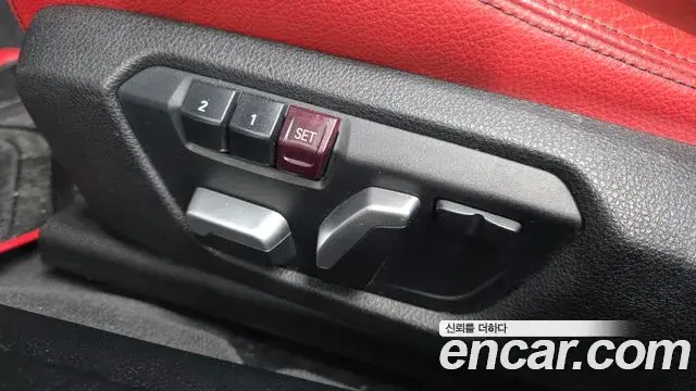 BMW 3 Series 2018 — Şəkil 7/33