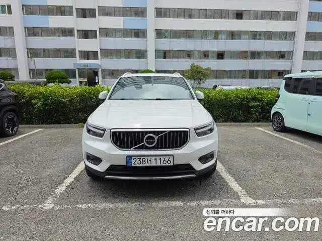 Volvo XC40 2021 — Şəkil 16/17