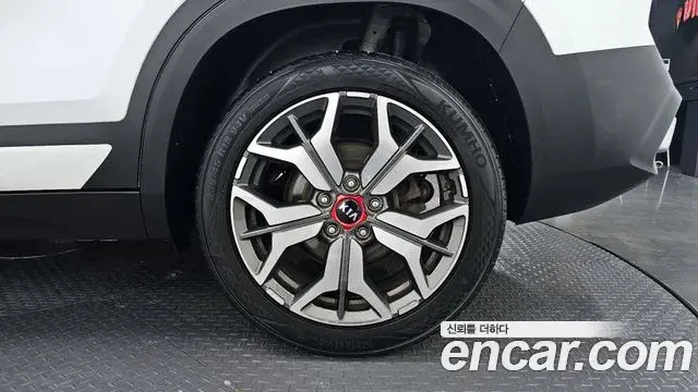 Kia Seltos 2021 — ფოტო 31/32