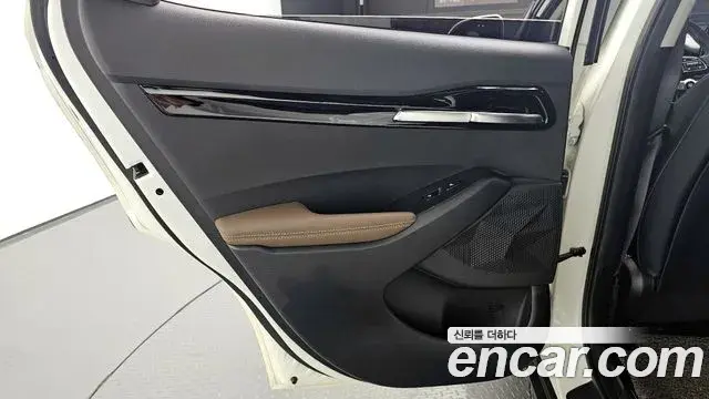 Kia Seltos 2021 — ფოტო 5/32