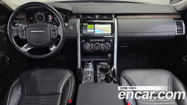 Land Rover Discovery 5 2018 — Photo 18/20