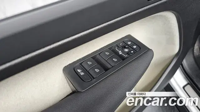 Volvo XC40 2025 — ფოტო 16/30