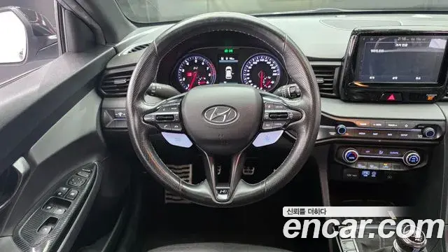 Hyundai Veloster 2019 — ფოტო 7/30