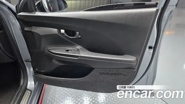 Hyundai Veloster 2019 — ფოტო 10/30