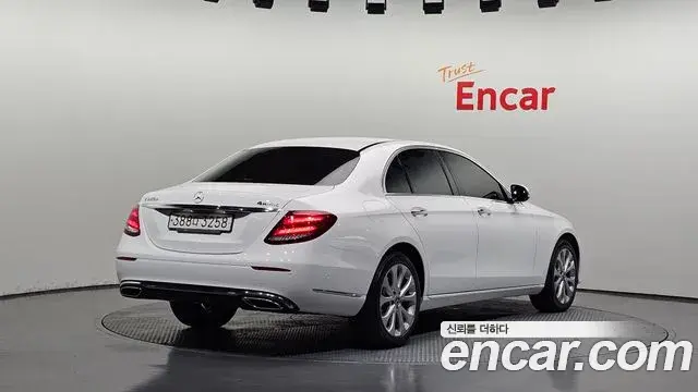 Mercedes-Benz E-Class 2020 — Şəkil 13/20