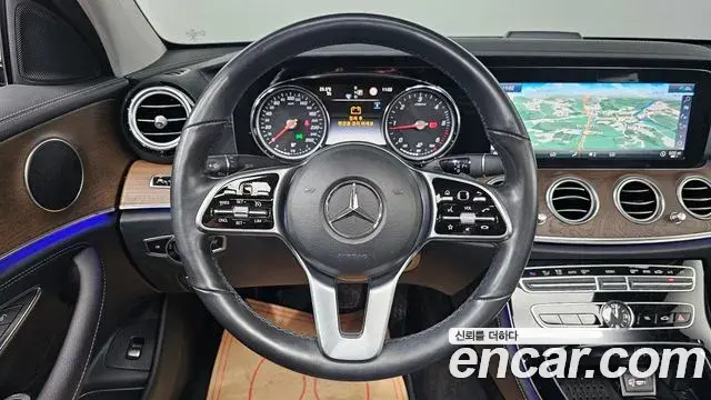 Mercedes-Benz E-Class 2020 — Şəkil 17/20