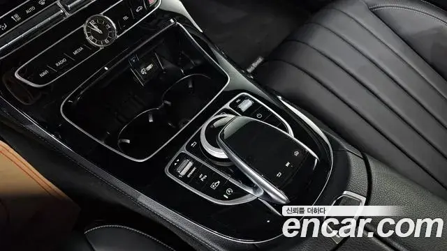 Mercedes-Benz E-Class 2020 — Şəkil 14/20