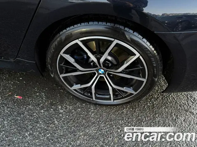 BMW 5 Series 2022 — Фото 9/17
