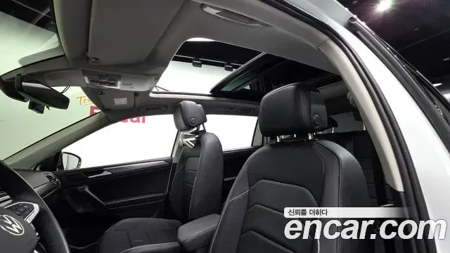 Volkswagen Tiguan Allspace 2023 — Şəkil 19/33