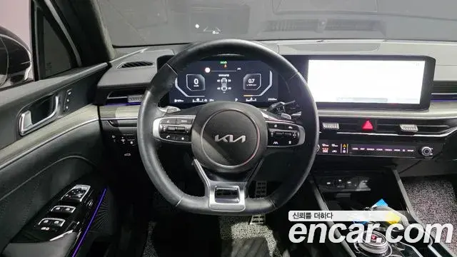Kia K5 2024 — Şəkil 10/20