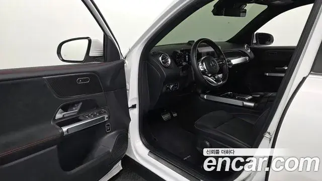 Mercedes-Benz GLB-Class 2022 — Photo 4/33