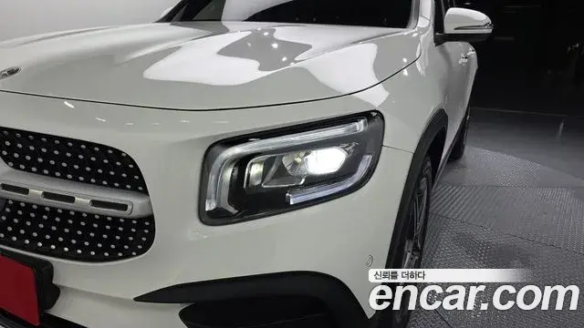 Mercedes-Benz GLB-Class 2022 — Photo 31/33