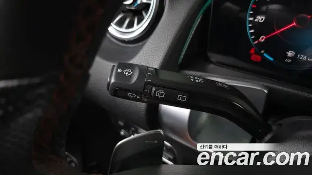 Mercedes-Benz GLB-Class 2022 — Photo 9/33