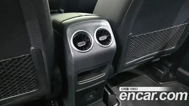 Mercedes-Benz GLB-Class 2022 — Photo 2/33