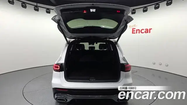 Mercedes-Benz GLB-Class 2022 — Photo 8/33