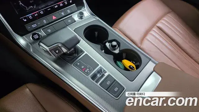 Audi A6 2021 — ფოტო 8/35
