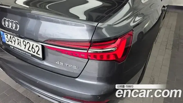 Audi A6 2021 — ფოტო 11/35