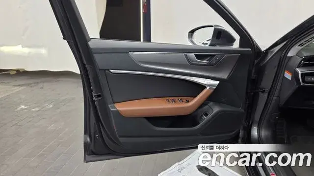Audi A6 2021 — ფოტო 26/35