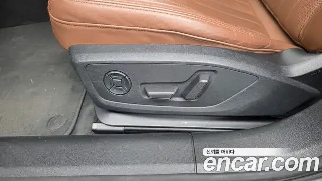 Audi A6 2021 — ფოტო 33/35