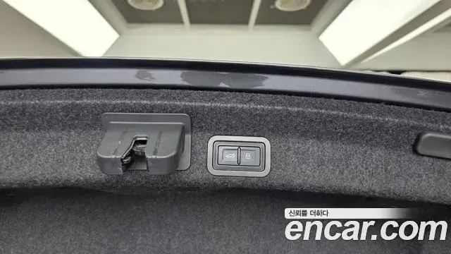 Audi A6 2021 — ფოტო 32/35