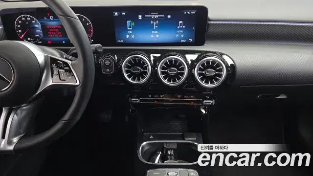 Mercedes-Benz A-Class 2025 — Şəkil 1/31