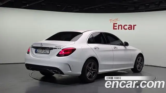 Mercedes-Benz C-Class 2019 — Фото 1/20