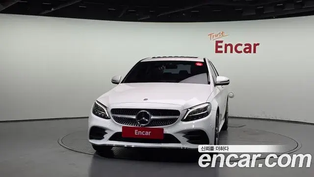 Mercedes-Benz C-Class 2019 — Фото 2/20