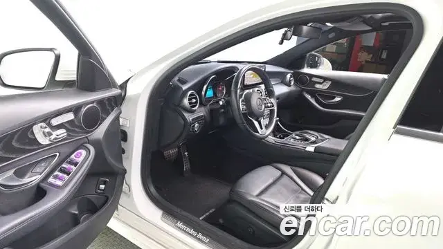 Mercedes-Benz C-Class 2019 — Фото 9/20