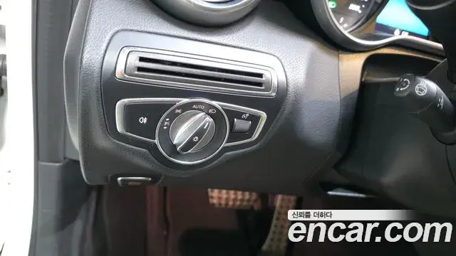 Mercedes-Benz C-Class 2019 — Фото 19/20