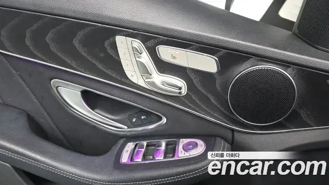 Mercedes-Benz C-Class 2019 — Photo 16/30