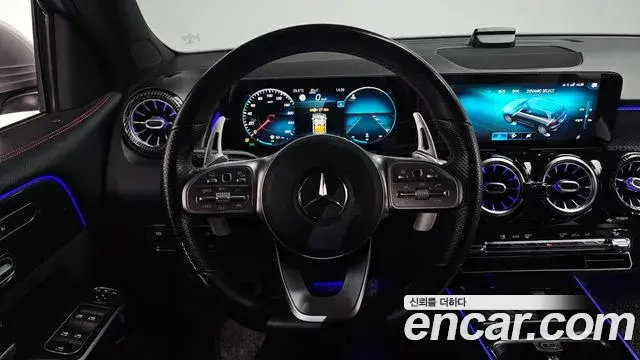 Mercedes-Benz GLB-Class 2021 — Фото 13/20
