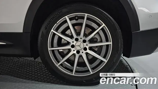 Mercedes-Benz GLB-Class 2021 — Photo 31/34