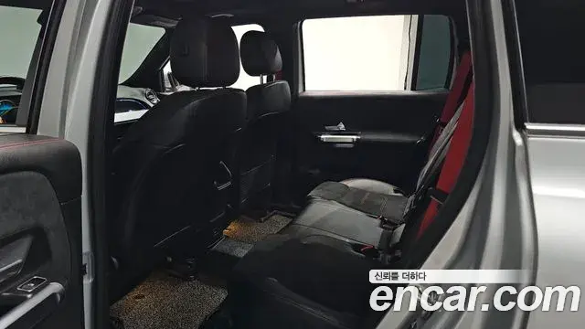 Mercedes-Benz GLB-Class 2021 — Photo 23/34