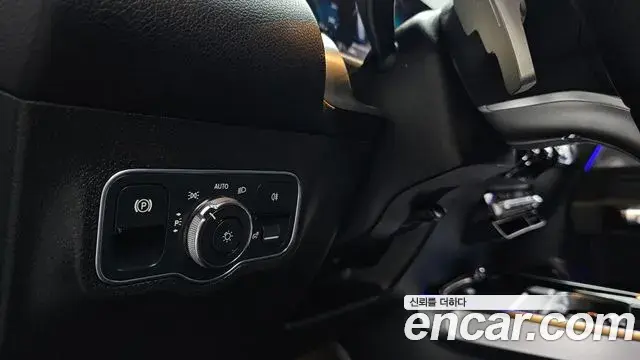 Mercedes-Benz GLB-Class 2021 — Photo 7/34