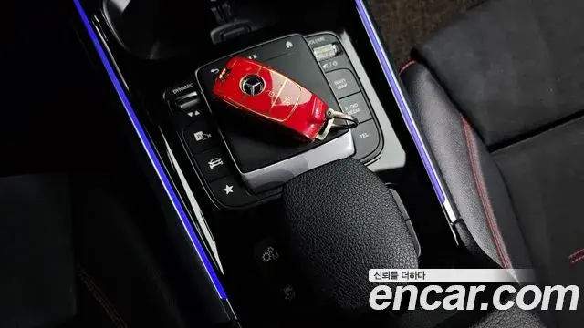 Mercedes-Benz GLB-Class 2021 — Photo 6/34