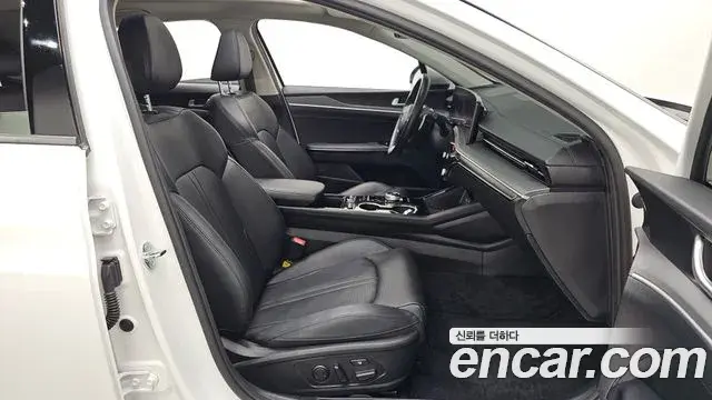 Kia K5 2024 — ფოტო 31/33