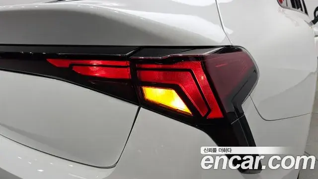 Kia K5 2024 — ფოტო 17/33