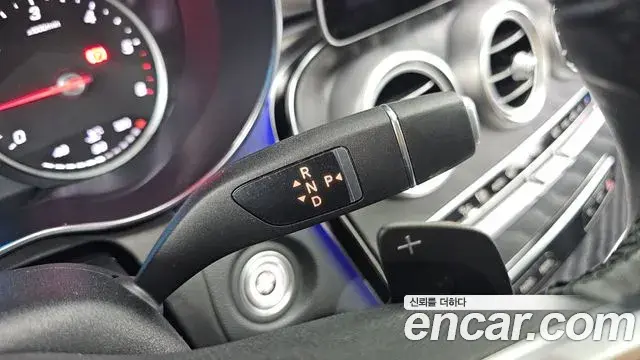 Mercedes-Benz C-Class 2019 — Şəkil 25/30