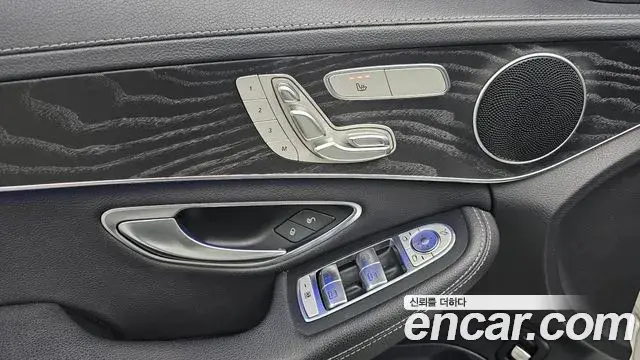 Mercedes-Benz C-Class 2019 — Şəkil 17/30