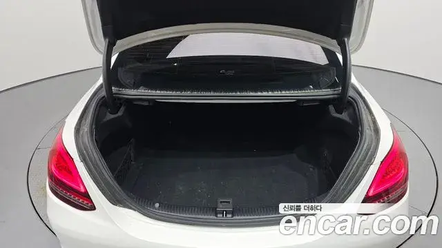 Mercedes-Benz C-Class 2019 — Şəkil 12/30
