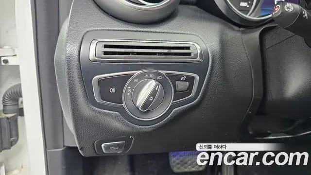 Mercedes-Benz C-Class 2019 — Şəkil 10/30