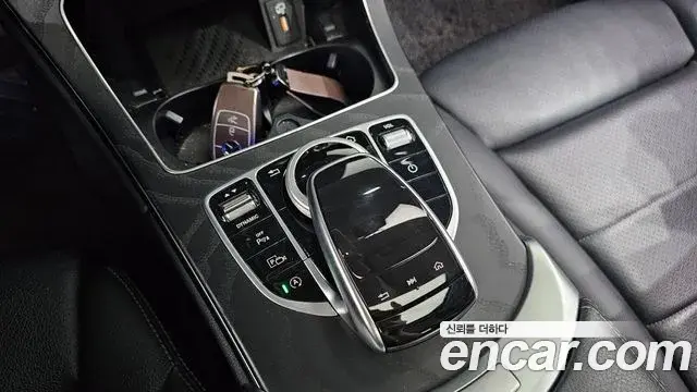 Mercedes-Benz C-Class 2019 — Şəkil 8/30