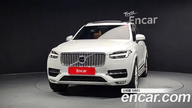 Volvo XC90 2019 — Photo 15/20