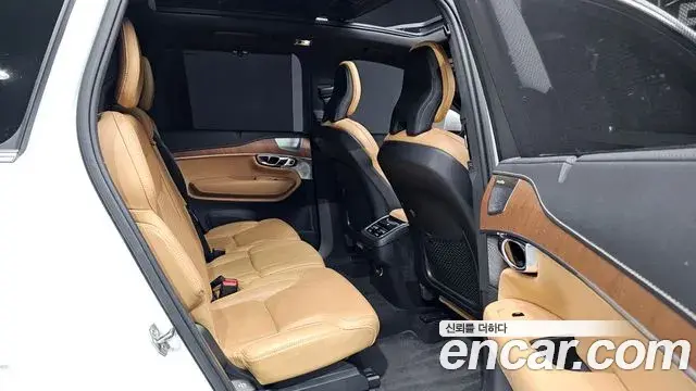 Volvo XC90 2019 — Photo 17/20