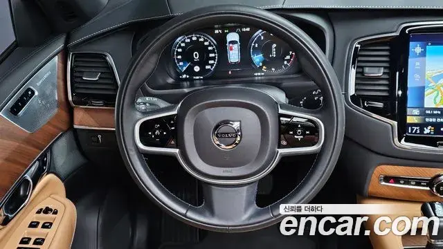 Volvo XC90 2019 — Photo 6/20