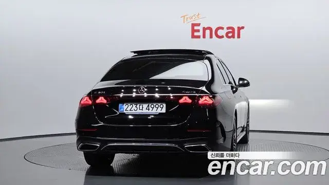 Mercedes-Benz E-Class 2025 — ფოტო 24/32
